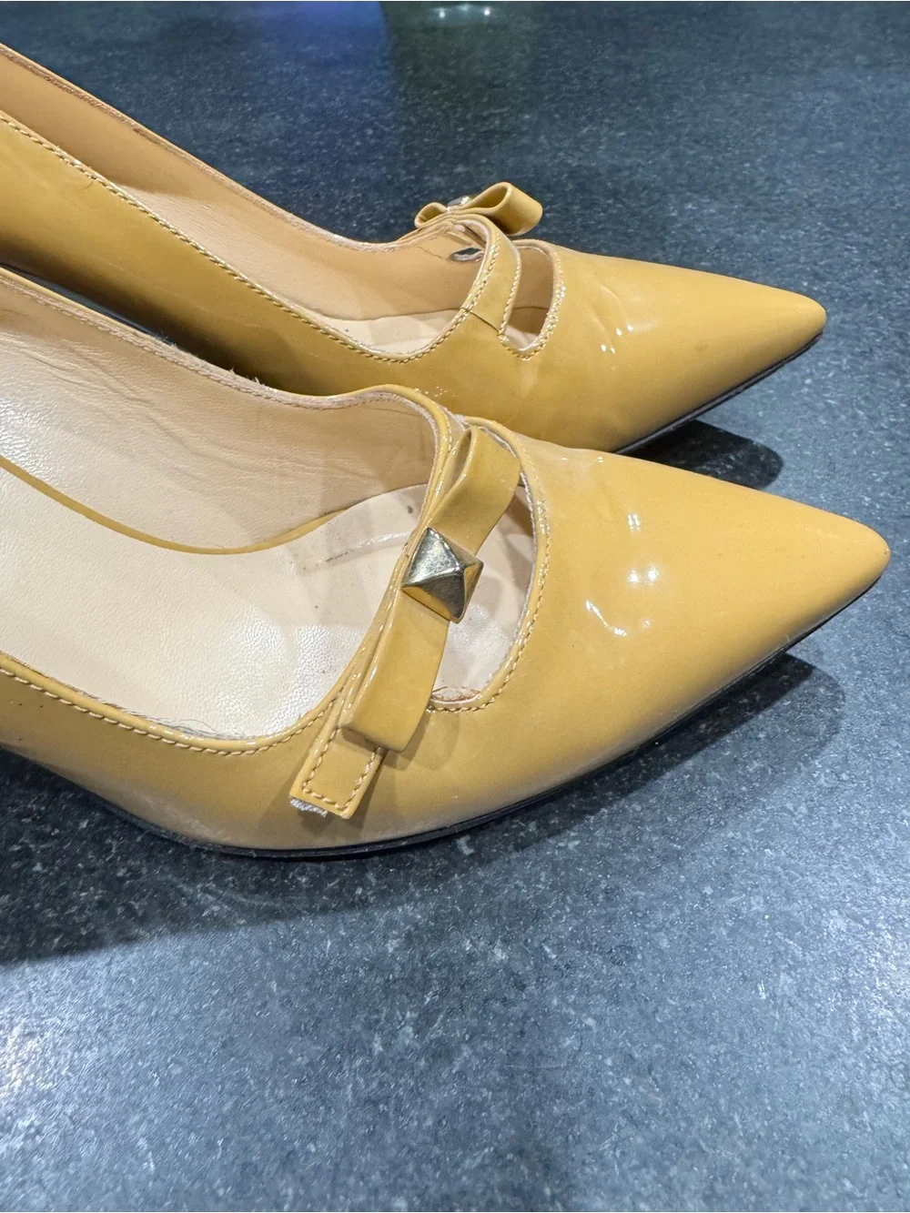 kate spade Tan Patent Pointed-Toe Pumps with Bow Detail and Red heel